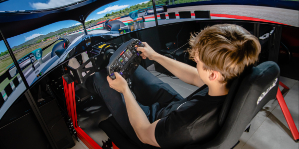 F4 simulator for a future champion